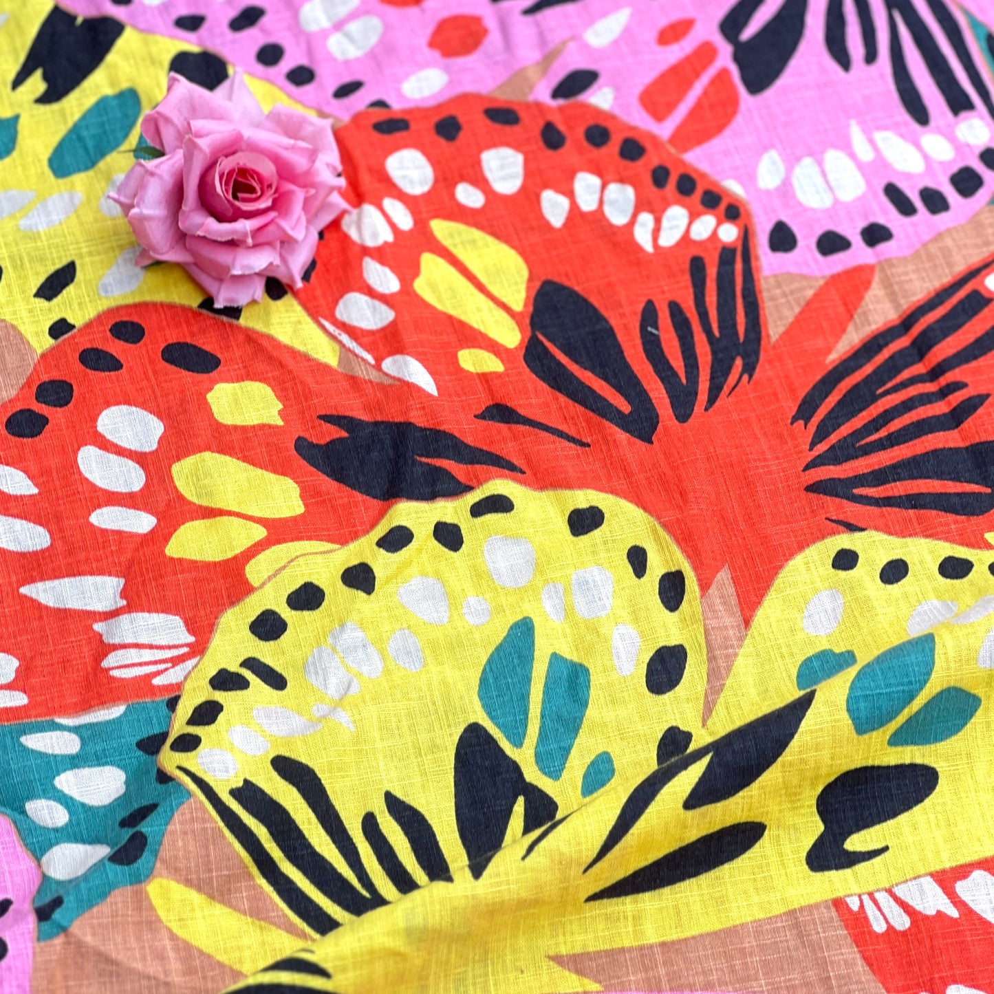 Floral Burst Linen Sample